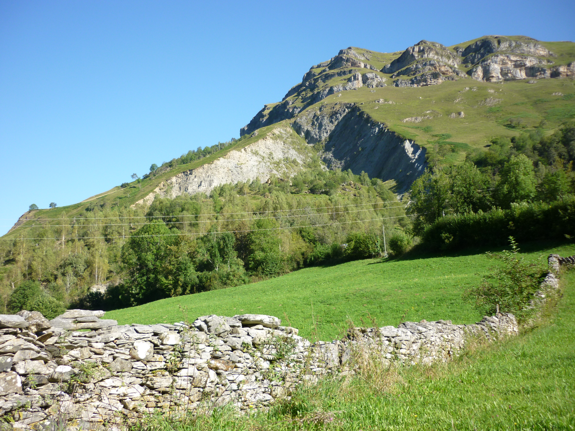Ancien glissement de terrain du Pleysse - Pyrénées-Atlantiques, France