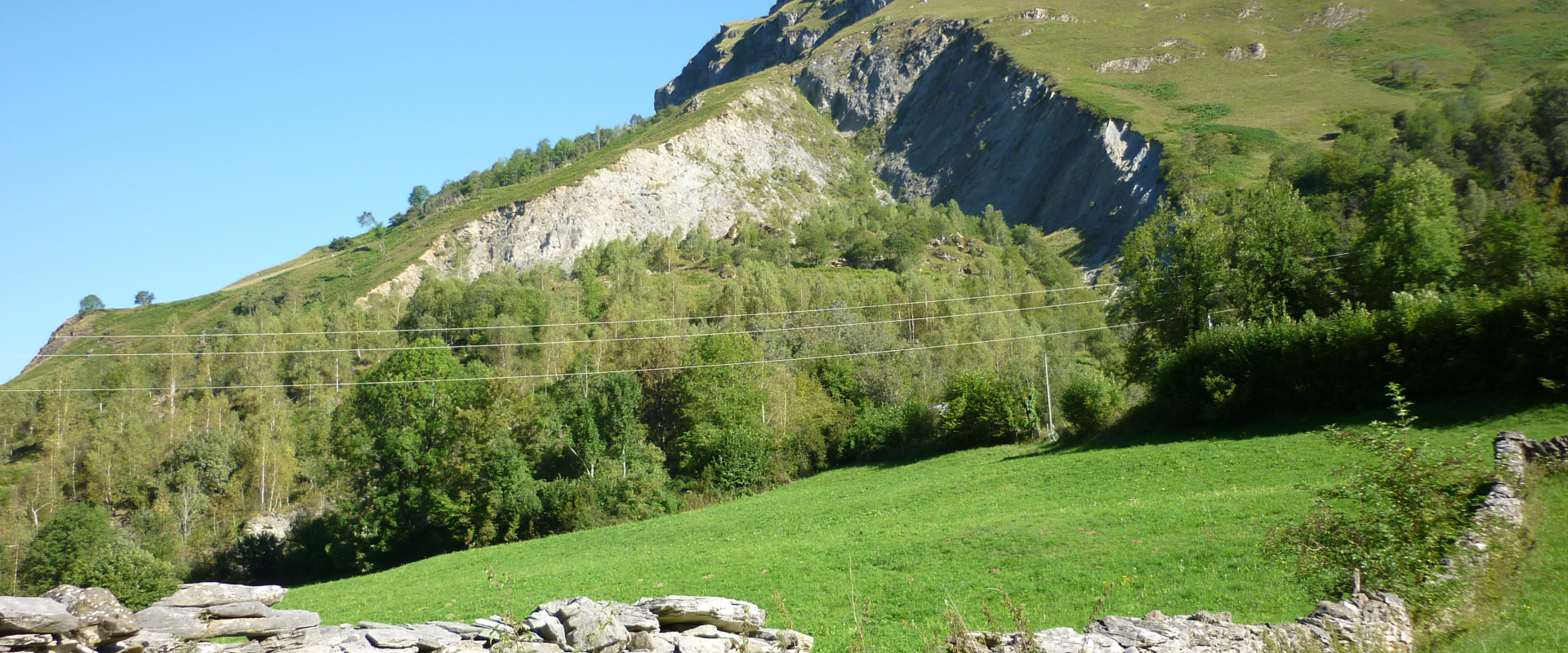 Ancien glissement de terrain du Pleysse - Pyrénées-Atlantiques, France